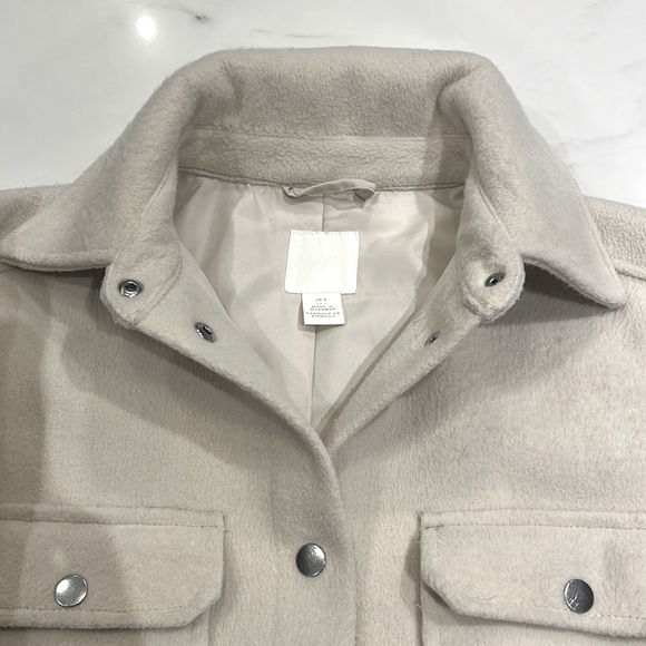 Shacket with snap closure (oversized) - Picture 2 of 6